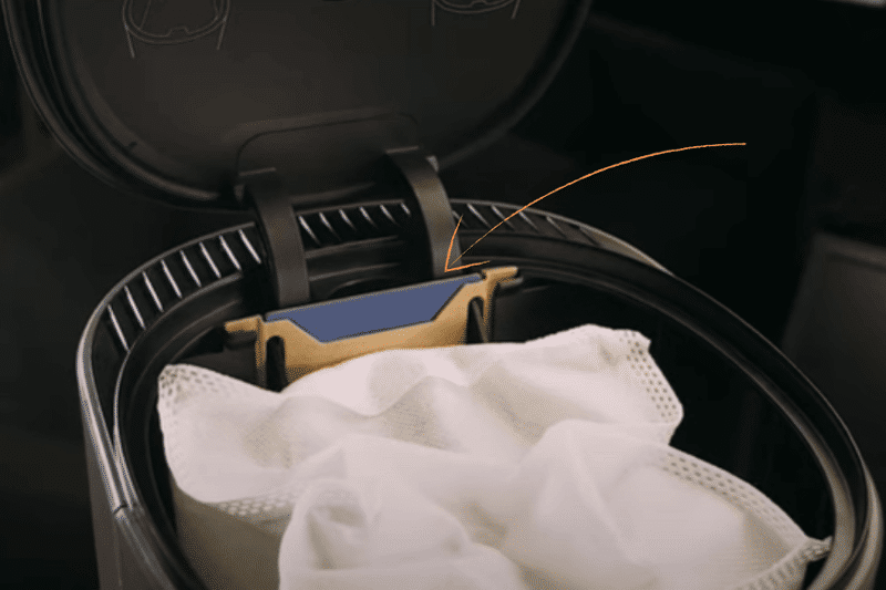 All dirt is in the large dust bag in the auto-empty station of the T8 AIVI and the T8+.